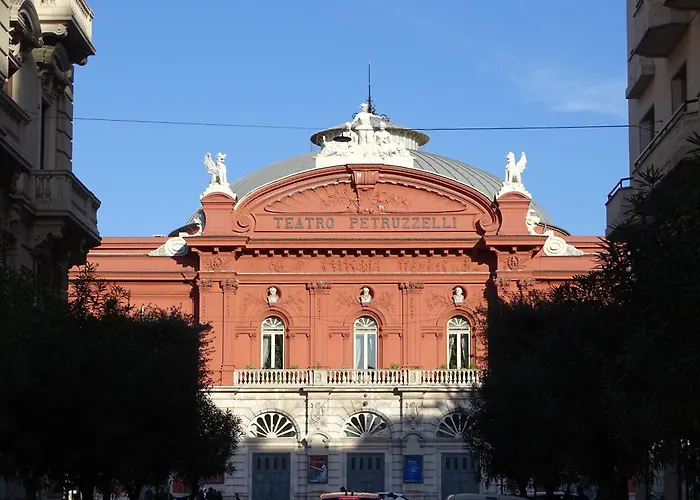Al Teatro 巴里